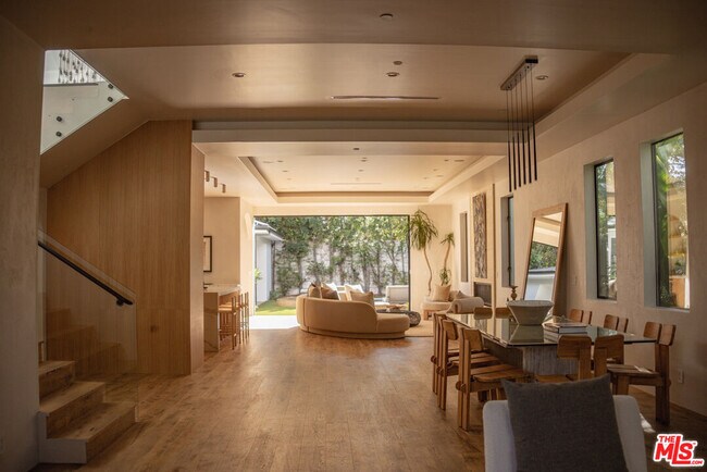 Foto del edificio - 6546 Colgate Ave