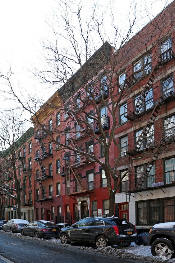 Primary Photo - 236 W 16th St