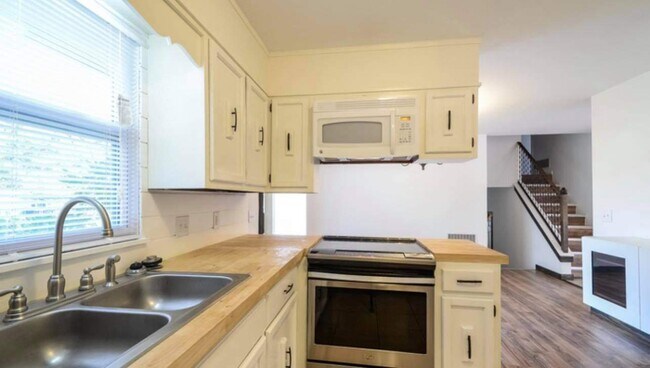 Foto del edificio - 1440 Alexander Ct