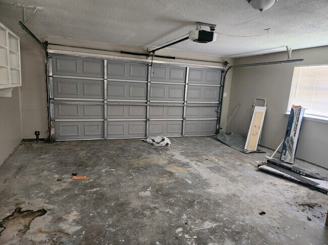 Building Photo - 22 Villas Dr