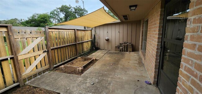 Building Photo - 1529 Wirt Rd