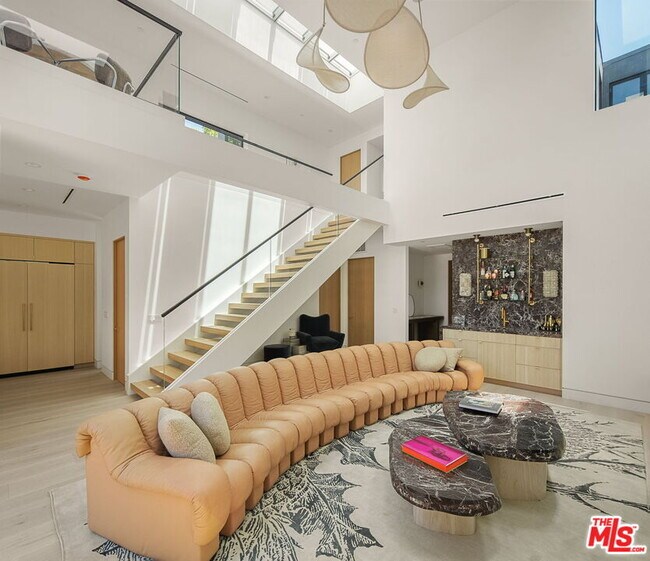 Foto del edificio - 738 Palms Blvd