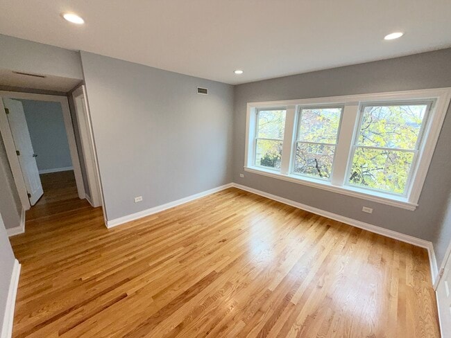 Building Photo - 4204 N Melvina Ave