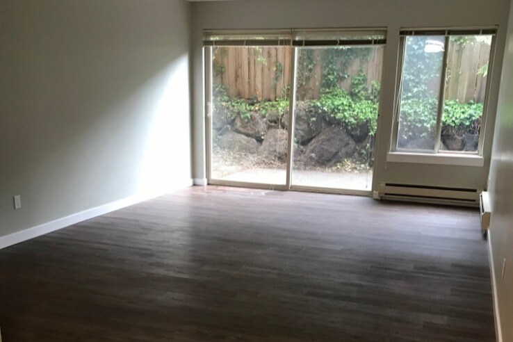 Living - 1307 E John St