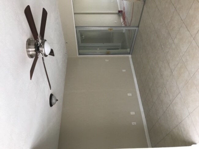 Foto del edificio - 108 N 11th St
