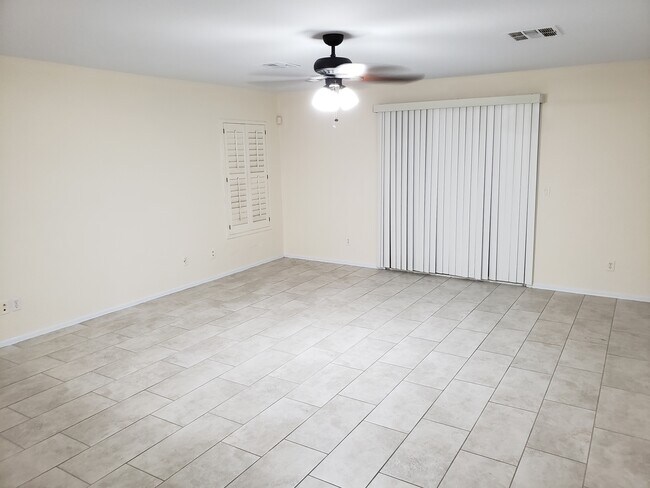 Foto del edificio - 1503 S 228th CT