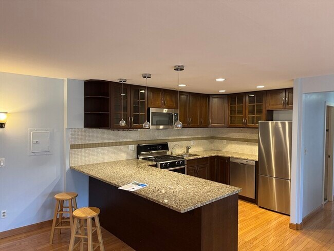 Building Photo - 8 Juniper St