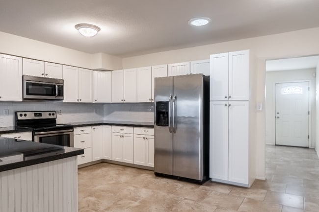 Photo - 2706 E Dahlia Dr House