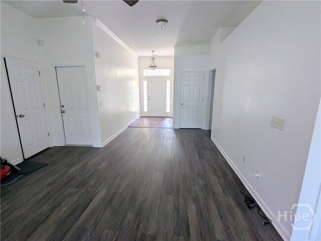 Foto del edificio - 140 Fire Thorn Ln