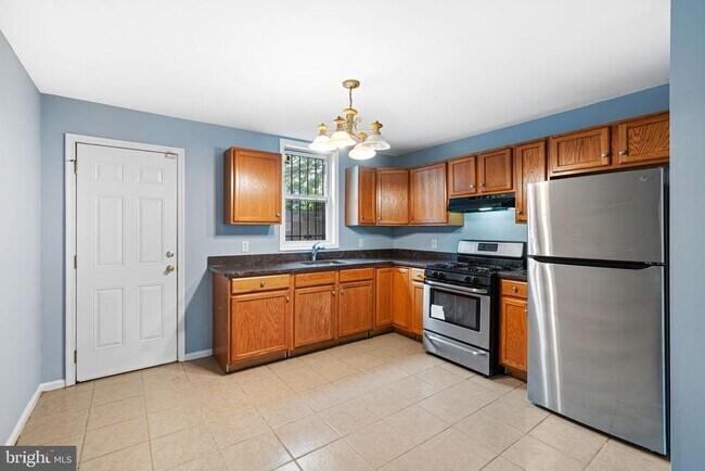 Foto del edificio - 2035 Watkins St