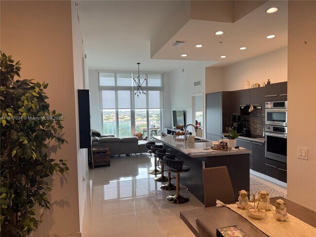 Foto del edificio - 7825 NW 107th Ave