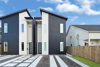 Building Photo - 327 Tite St