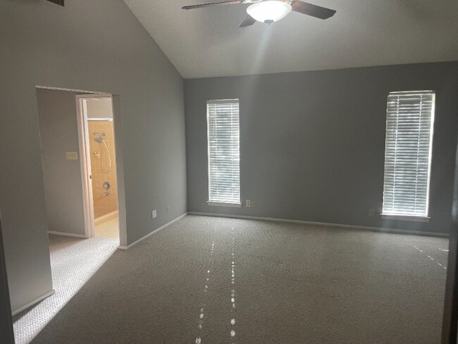 Building Photo - 13811 Susancrest Dr