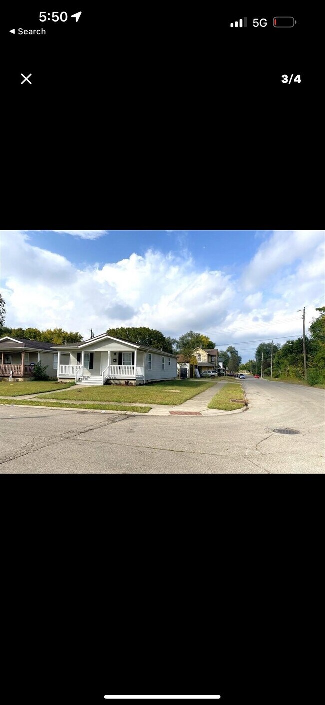Foto del edificio - 1503 Roosevelt Ave