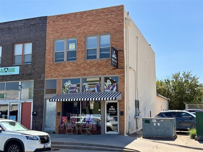 Photo - 227 W Oak Street Unit B Apartment