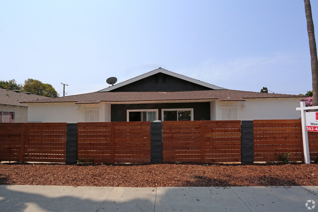 Building Photo - CAP 5.1% Fullerton 4 units