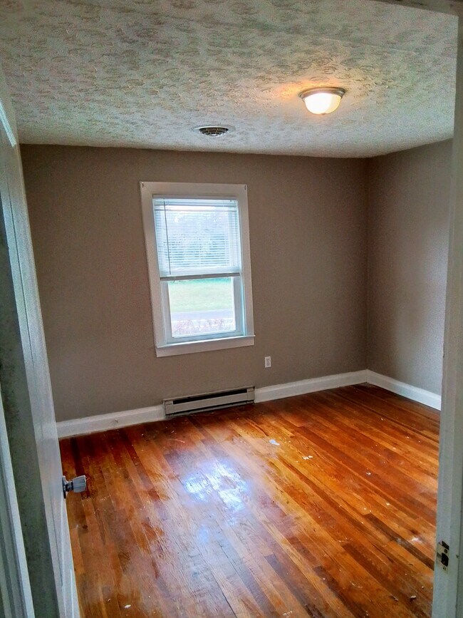 3920 Roanoke St Unit B, Christiansburg, VA 24073 Apartments 3920