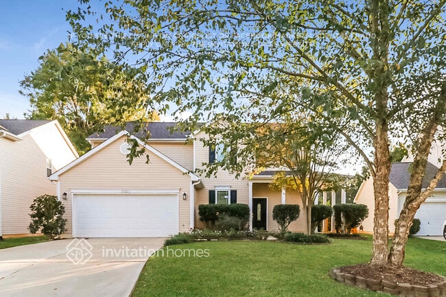 Building Photo - 17311 Commons Crossing Dr