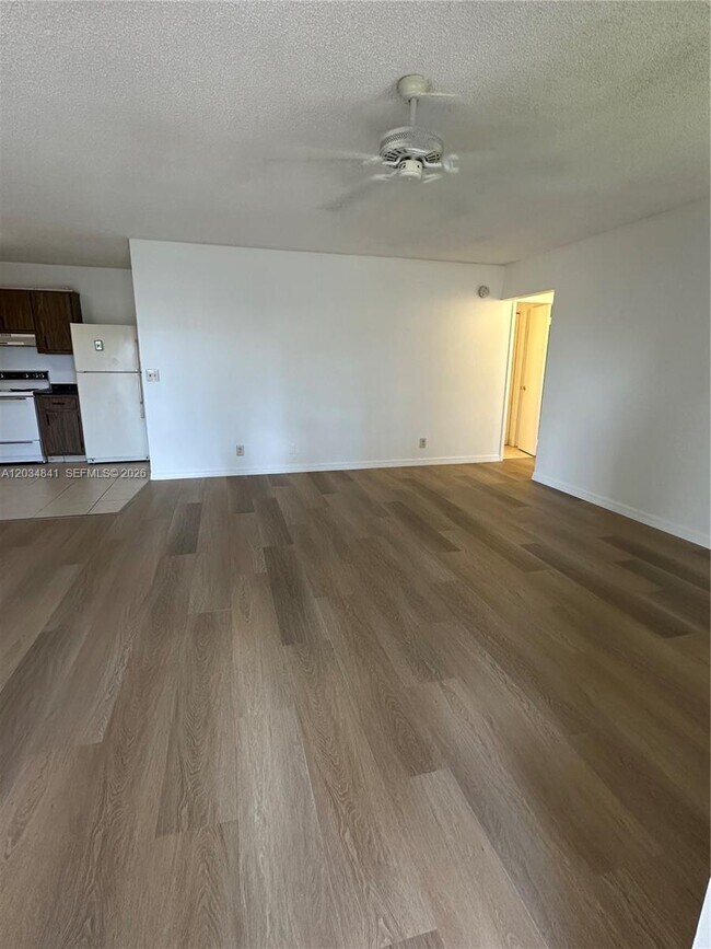 Building Photo - 3490 La Jardin Ct