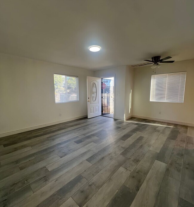Foto del edificio - 159 E 83rd St