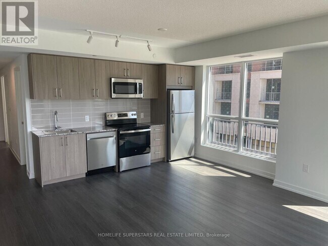 Photo du bâtiment - 4010 Eglinton Ave W