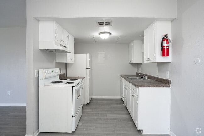 1BR, 1BA - 721SF - Kitchen - Beautiful, spacious property with an excellent location!