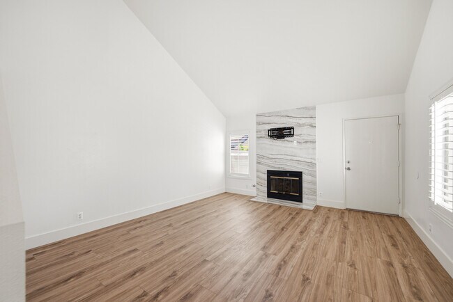 Building Photo - 238 Via Colinas