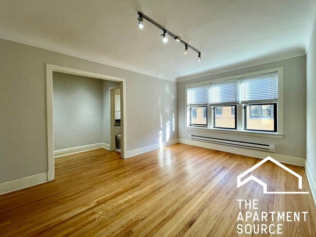 Foto del edificio - 2325.5 N Rockwell St