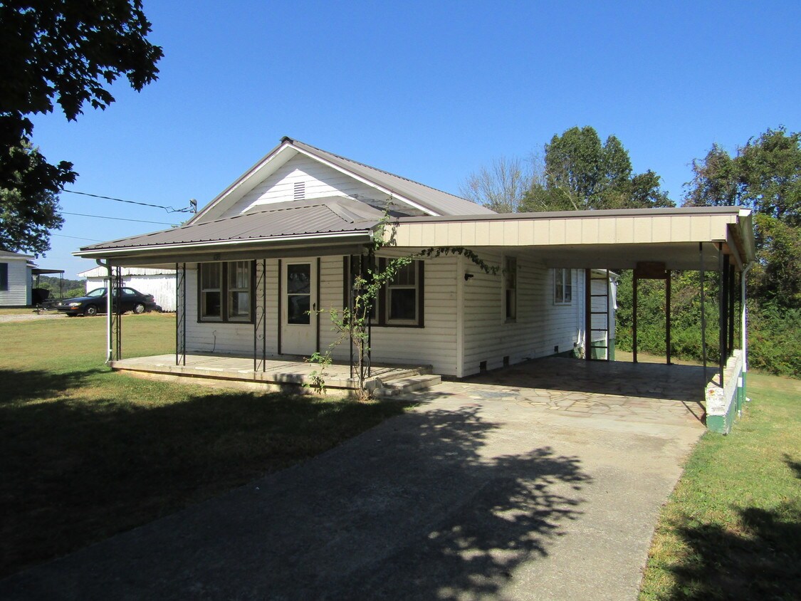 Primary Photo - 438 Fairgrounds Rd