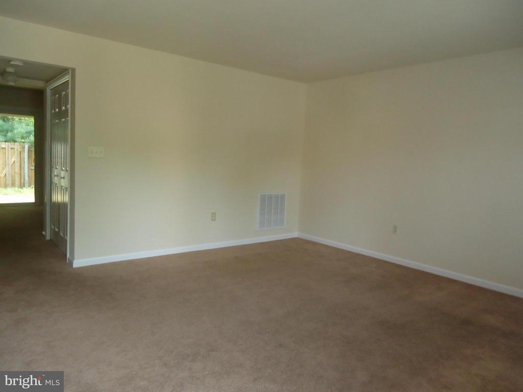 Primary Photo - 152 Farrell Ln