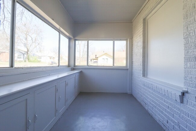 Building Photo - Newly Remodeled 3 Bedroom House - $1300