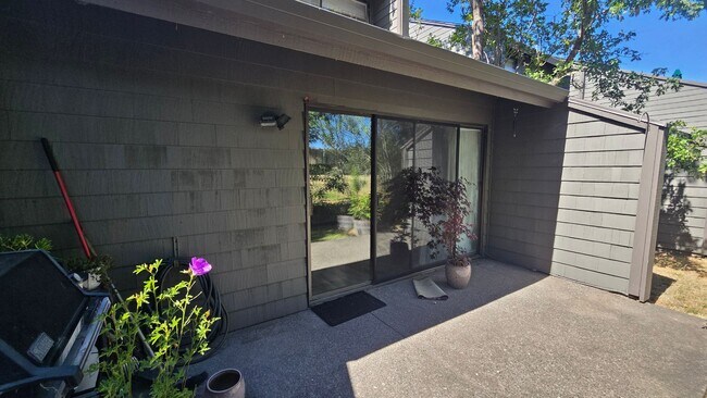 Foto del edificio - 8341 Valley View Ct