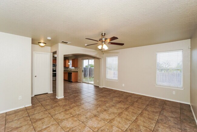 Foto del edificio - 8434 Adams Hill Dr