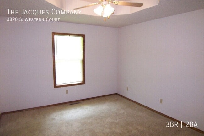 Building Photo - 3820 S Western Ct