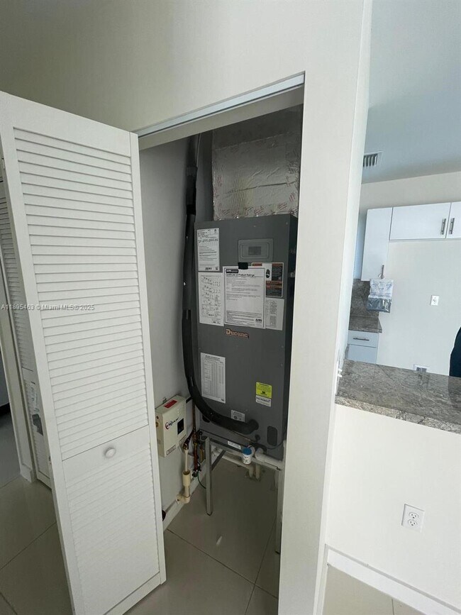 Foto del edificio - 3 bedroom in Miami FL 33147