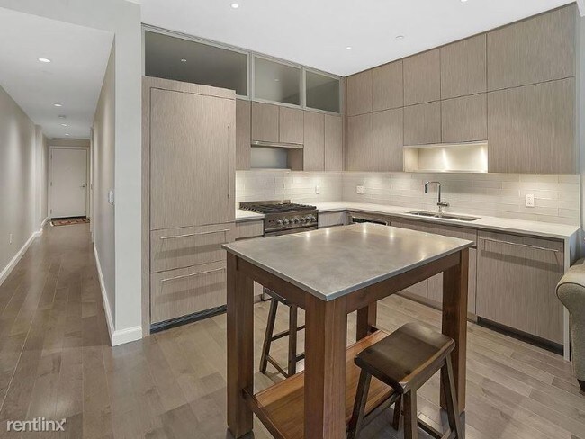 Foto del edificio - 45 Westland Ave