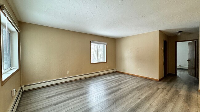 Foto del edificio - 3779 Mitchell Ave