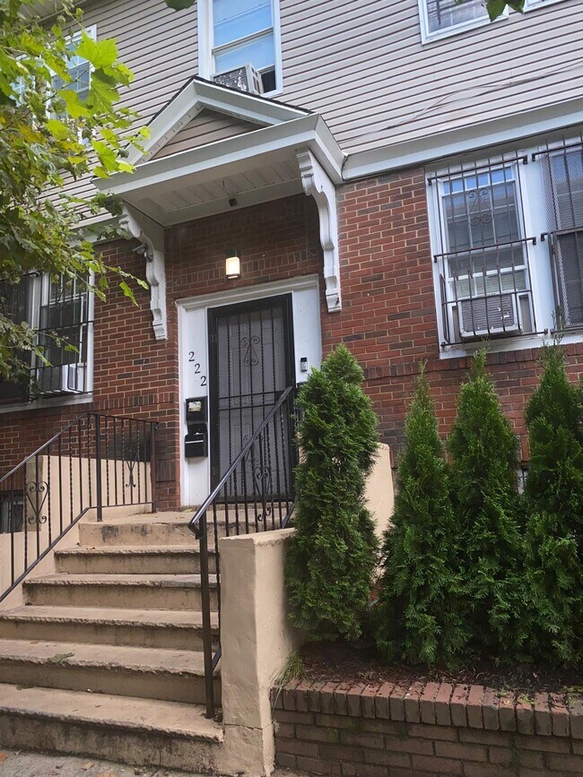 Foto del edificio - 222 S 8th St