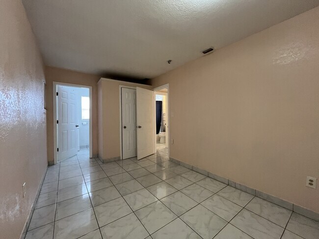 Foto del edificio - 2521 Kingsland Ave