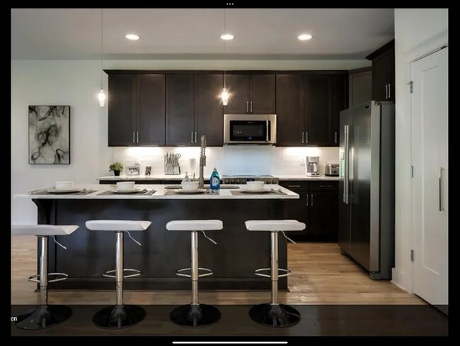 Foto del edificio - 525 Wedgewood Ave