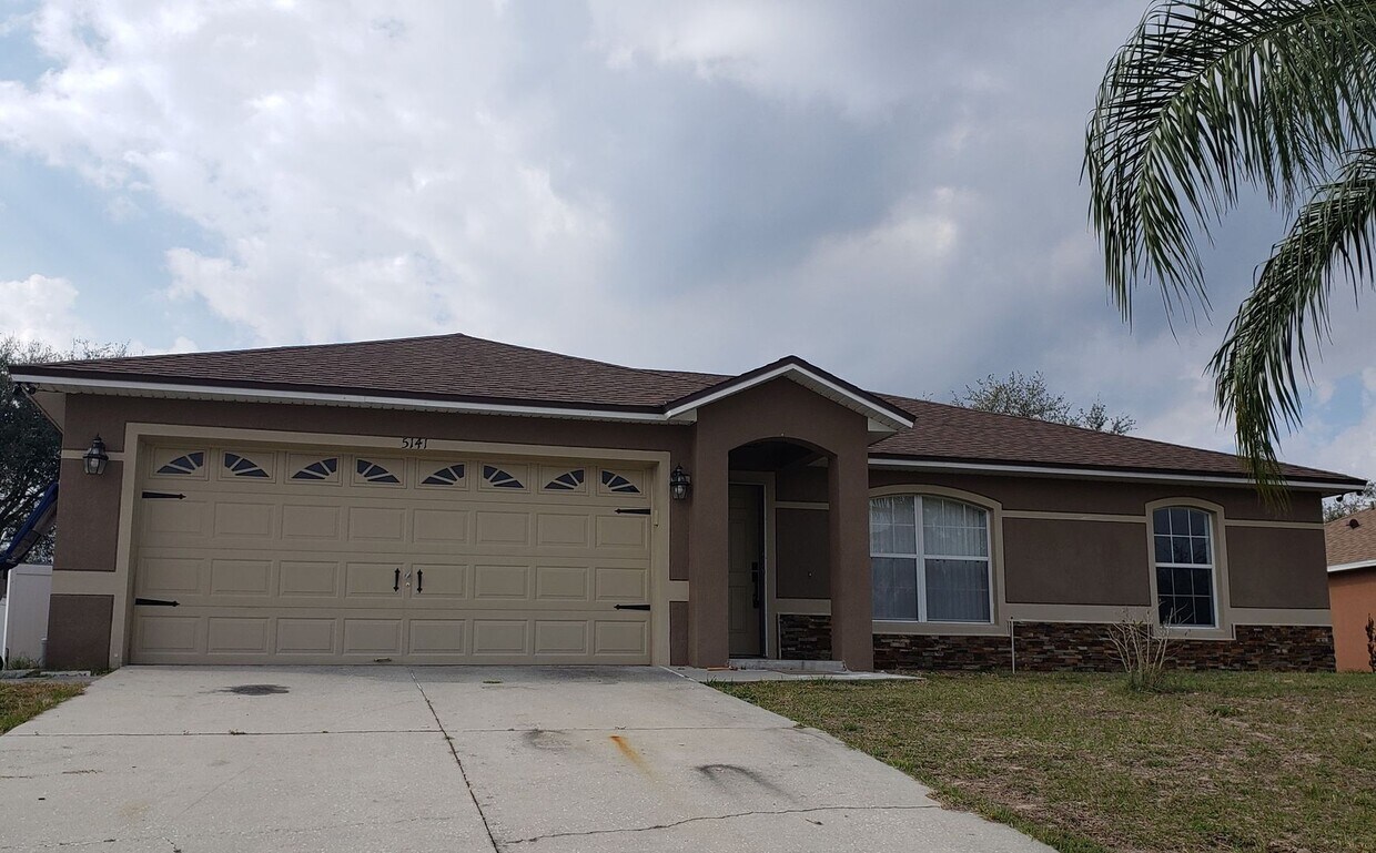 Foto principal - ~3/2~ Cardinal Pines Estate~Large Fenced i...