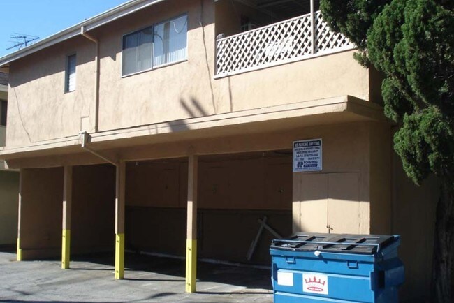 Foto del edificio - 12420 Archwood St