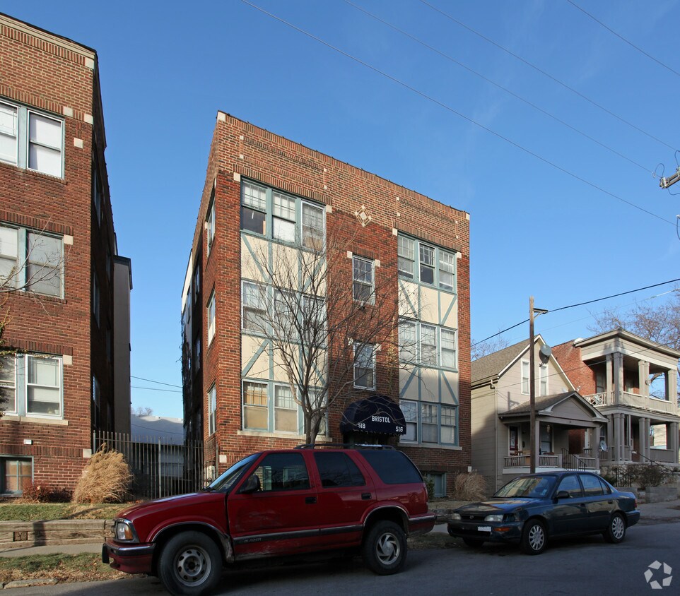 Building Photo - 516-518 W 39th Ter