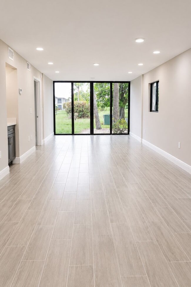 Building Photo - 16341 Dublin Cir