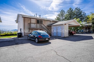 Building Photo - 2059 S State St