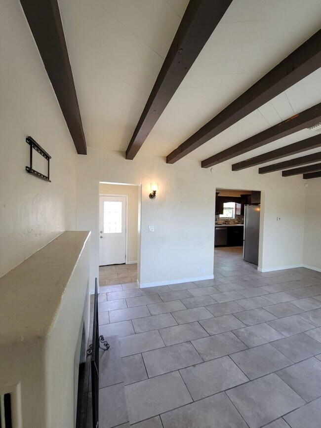 Building Photo - Charming Central Tucson Retreat with Updat...