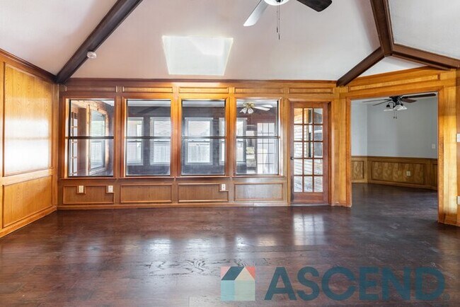 Building Photo - 117 La Fawn Cir