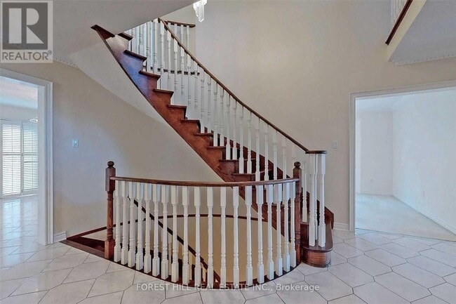 Building Photo - 24 Green Ash Crescent