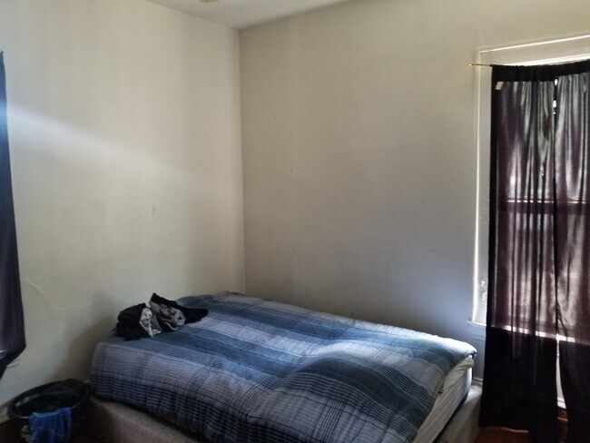 BR1 - Main Level - 1507 E 22nd St