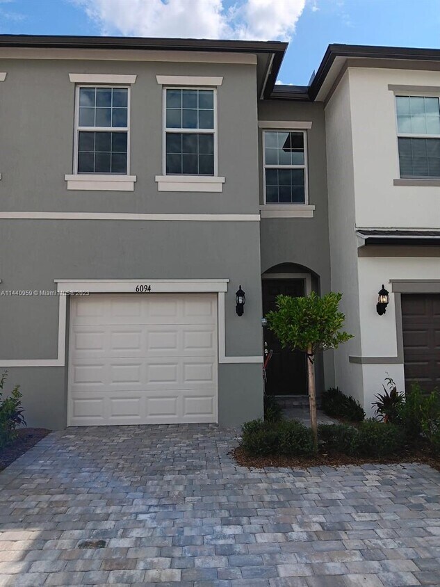 6094 Carre Wy, Greenacres, FL 33415 Townhome Rentals in Greenacres FL
